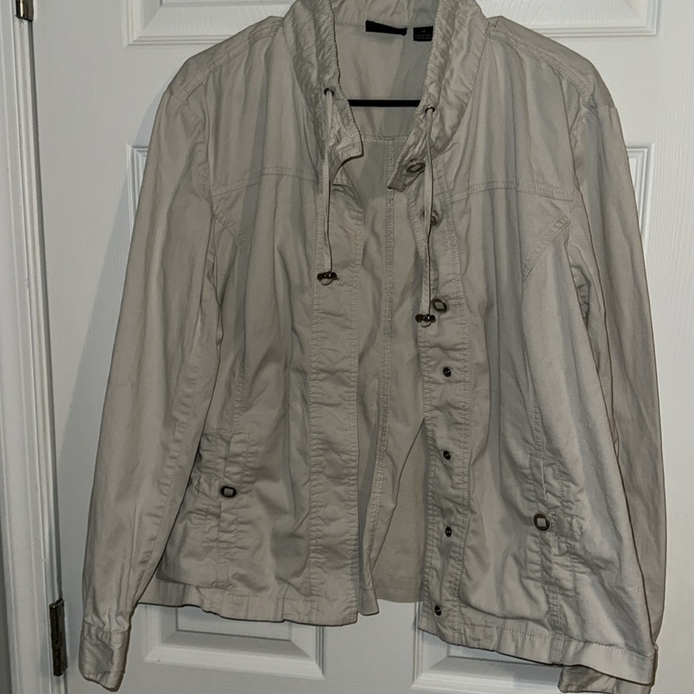 Tribal jacket Excellent Condition - Picture 3 of 3